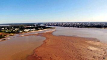 El río Paraná con una sequía histórica